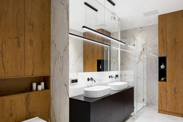 Bathroom in wood and marble