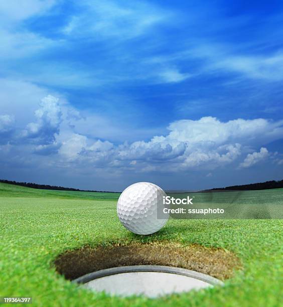 Golfball Auf Lippe Stockfoto und mehr Bilder von Golf - Golf, Loch, Golfplatz