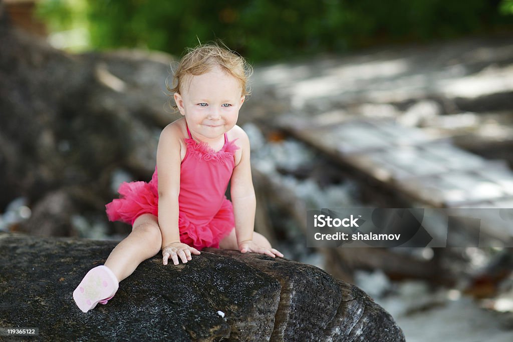 Divertido Retrato de niña niño - Foto de stock de Aire libre libre de derechos