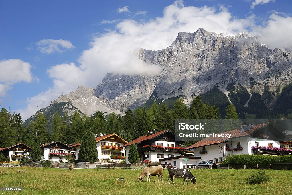 Alpine village - Foto de stock de Aldeia royalty-free
