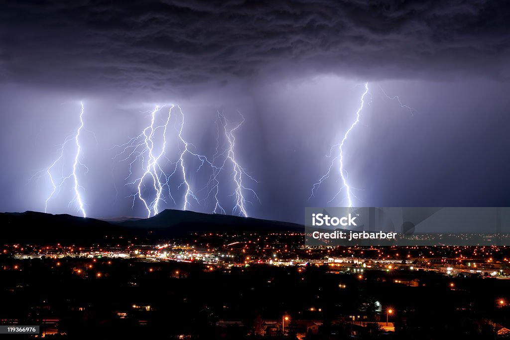 Lightning tormentas - Foto de stock de Imagen múltiple libre de derechos