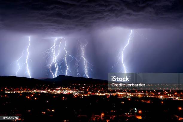 Lightning Tormentas Foto de stock y más banco de imágenes de Imagen múltiple - Imagen múltiple, 2010, Agosto