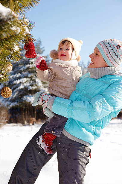 istock Mother and toddler 119368266