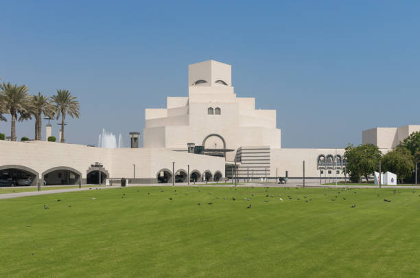 イスラム美術博物館の素晴らしい建築。ドーハ(カタール) - museum of islamic art doha ストックフォトと画像