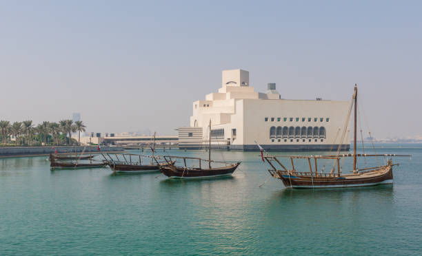a maravilhosa arquitetura do museu de arte islâmica. doha - museum of islamic art doha - fotografias e filmes do acervo