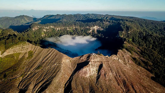 Kelimutu - Disparo de drones de los lagos volcánicos photo
