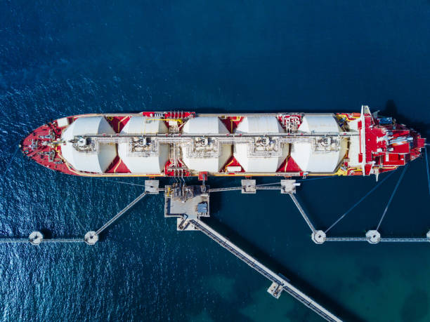 石油産業・石油リグ補給船 - oil tanker 写真 ストックフォトと画像