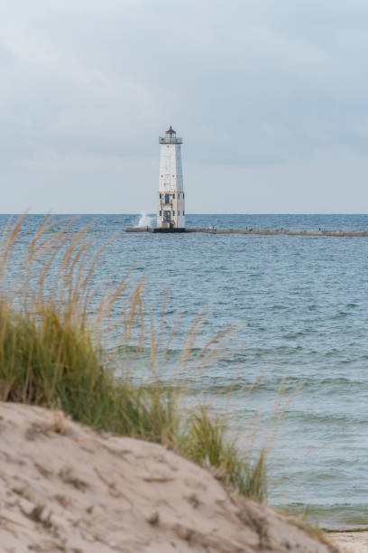 istock Frankfort North Breakwater Lighthouse 1193748924