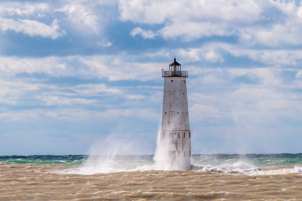 istock Frankfort North Breakwater Lighthouse 1193749199