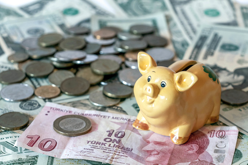 Amerikan Dolar Banknot Arka Plan na Kar T rk Liras Try Sikke Ve amerikan-dolar-banknot-arka-plan-na-kar-t-rk-liras-try-sikke-ve