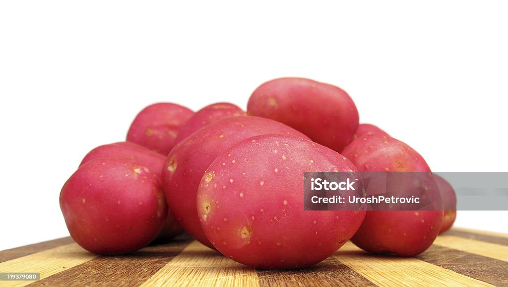 Jeunes pommes de terre rouge - Photo de Pomme de terre rouge libre de droits