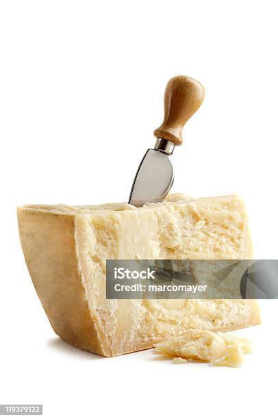 Parmesan Mit Messer Stockfoto und mehr Bilder von Parmesan - Parmesan, Käse, Isoliert