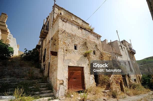 Città Fantasma Sicilia - Fotografie stock e altre immagini di Arrugginito - Arrugginito, Città fantasma, Composizione orizzontale