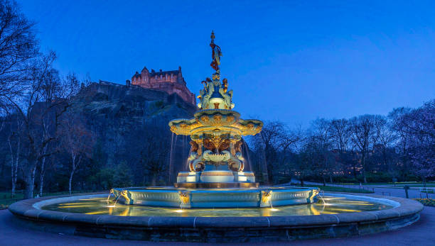 ross çeşmesi, edinburgh - princes street gardens stok fotoğraflar ve resimler