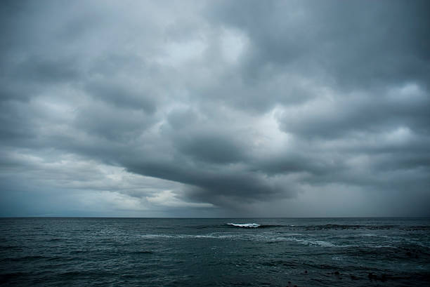 Drammatiche nubi di tempesta - foto stock