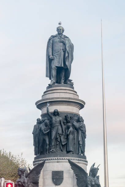 monument de daniel o'connell à dublin, irlande. - foley photos et images de collection