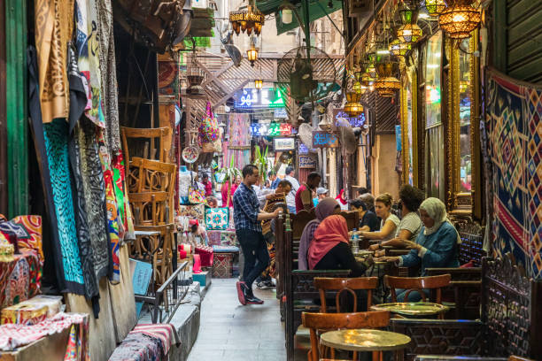 кофейня хан аль-халили в эль-фишави, каир - el khalili стоковые фото и изображения