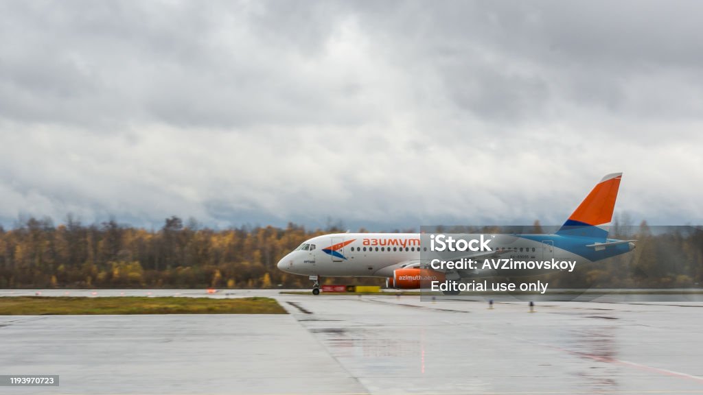 方位角航空スホーイスーパージェットssj100 スホーイのストックフォトや画像を多数ご用意 スホーイ, スホーイ・スーパージェット