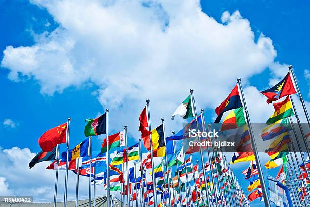 A Bandeira De Cada País - Fotografias de stock e mais imagens de Ao Ar Livre - Ao Ar Livre, Azul, Bandeira