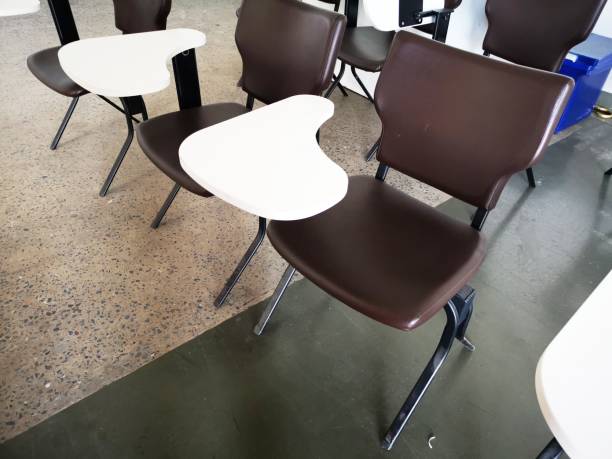 istock School desk and chair 1194020820