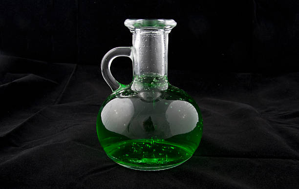 O frasco de venenosa verde - fotografia de stock