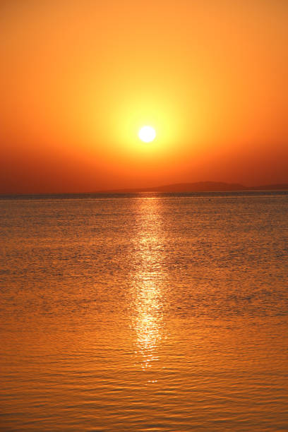 istock Dawn above sea. Beautiful summer Dawn above ocean 1194051676