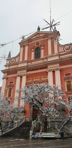 рождество в любляне, - ljubljana december winter christmas стоковые фото и изображения