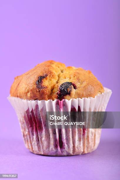 Photo libre de droit de Muffin Fruits Dété banque d'images et plus d'images libres de droit de Aliment - Aliment, Alimentation lourde, Dessert