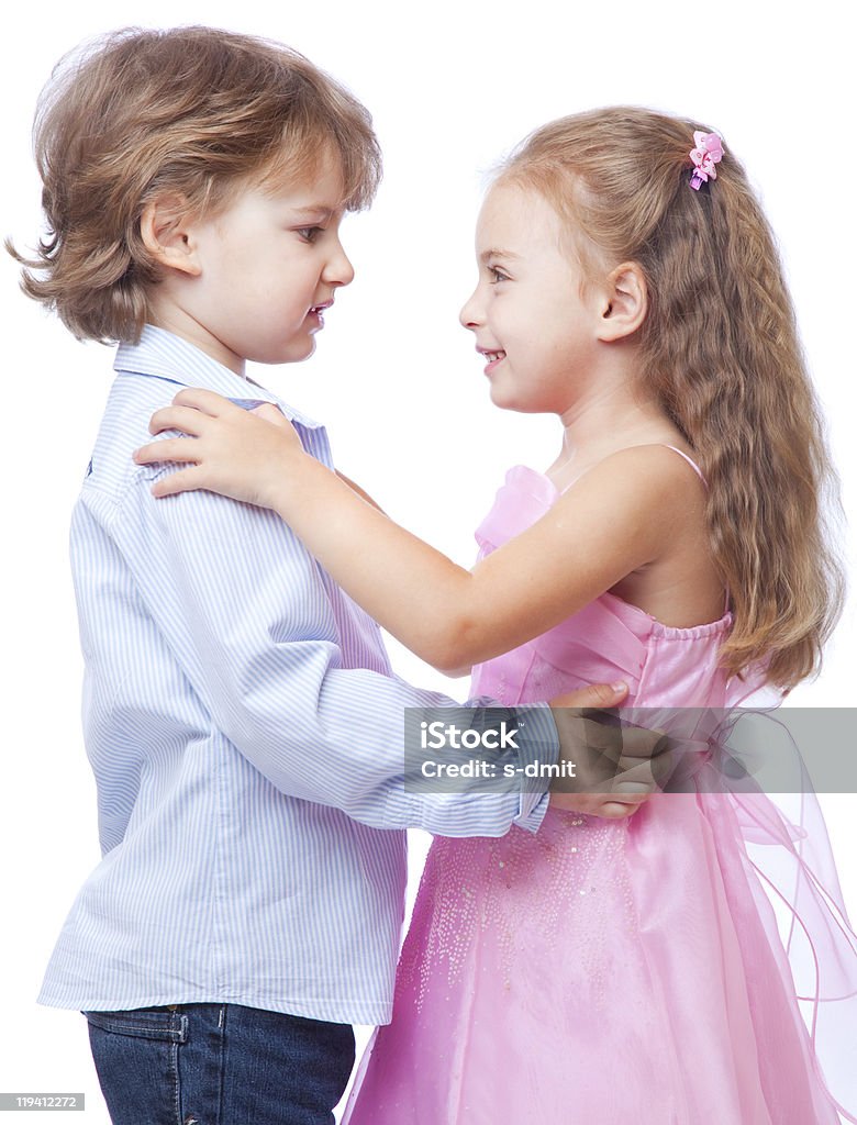 Kleine Jungen und Mädchen verliebt - Lizenzfrei Europäischer Abstammung Stock-Foto