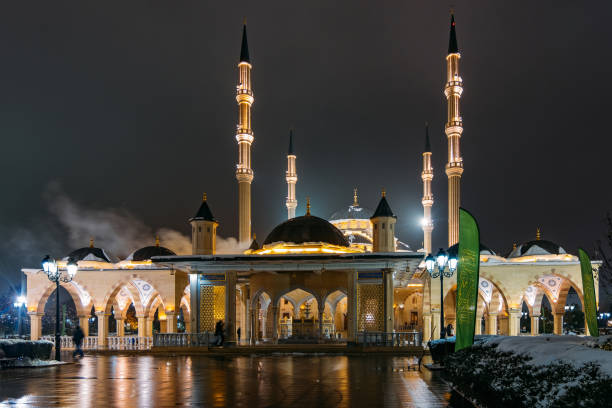 meczet ahmada kadyrowa serce czeczenii w nocy grozny, czeczenia, rosja - kadyrov zdjęcia i obrazy z banku zdjęć