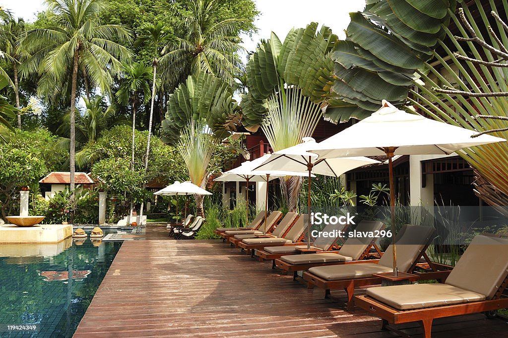 Piscina presso la villa di lusso moderno, Isola di Samui, Tailandia - Foto stock royalty-free di Acqua