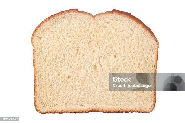 Kromka Chleba Na Białym Tle - zdjęcia stockowe i więcej obrazów Plasterek - Plasterek, Pieczywo, Chleb krojony