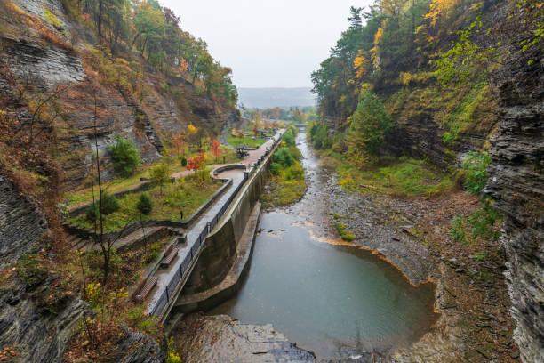 park stanowy watkins glen - watkins glen zdjęcia i obrazy z banku zdjęć