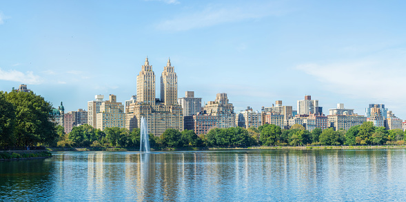 El Edificio San Remo, Upper West Side, desde Central Park, Manhattan, Nueva York photo