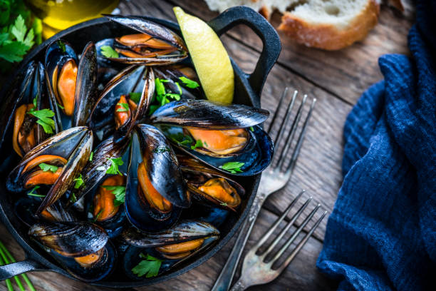 istock Steamed mussels in a cooking pan 1194303657