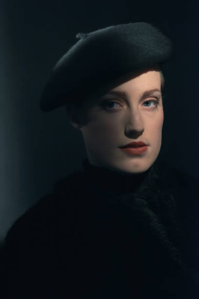 istock Retro 1940s woman wearing beret. 1194351484
