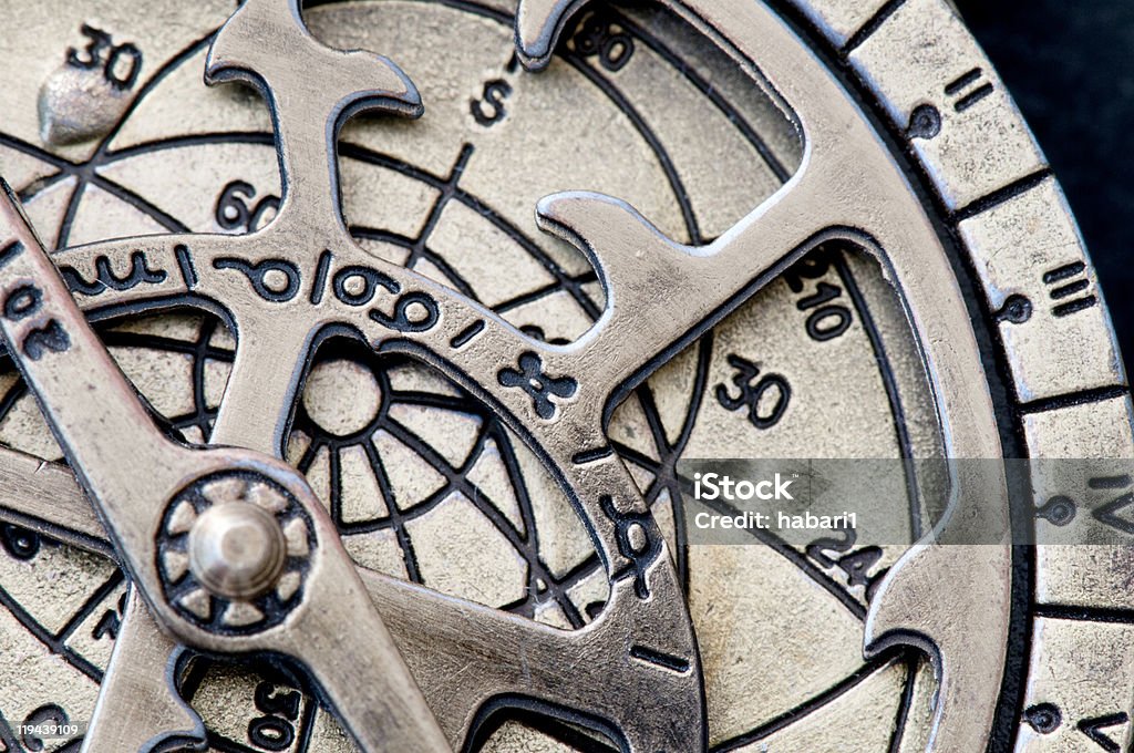 Ottone Astrolabio, medievale astronomological Strumento di navigazione. - Foto stock royalty-free di Astrolabio