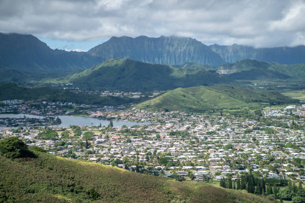 istock Oahu Island mountains and villages 1194393003