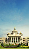 vidhana-soudha-in-bangalore-karnataka-indien.jpg?b=1&s=170x170&k=20&c=snveIkfa8A0QoIf1RzXY2-ZC8W3r2m44a3qf8IZY2zc=