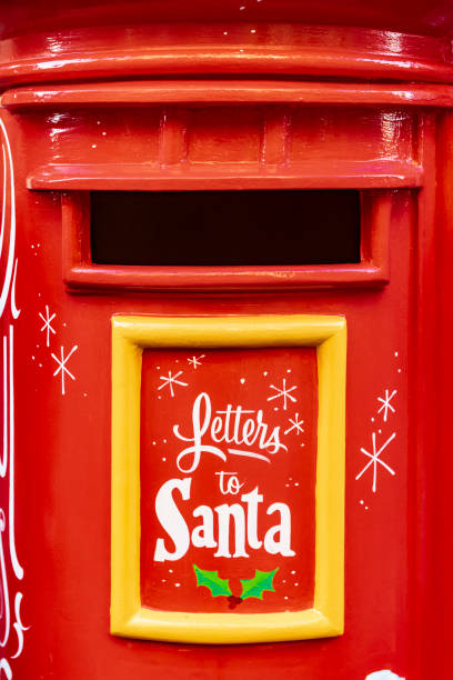 2019 khusus dicat kotak surat kantor pos inggris dengan santa livery - daftar slot potret stok, foto, & gambar bebas royalti