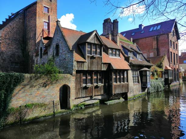 istock Canal in Bruges 1194472106