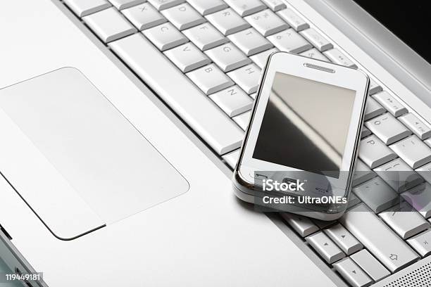 Moderne Kommunikation Konzept White Communicator Mit Silber Laptop Stockfoto und mehr Bilder von Ausrüstung und Geräte
