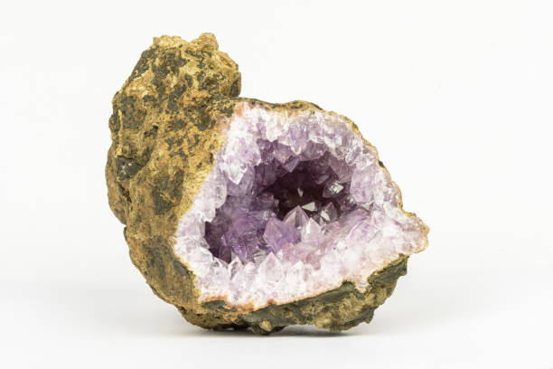 istock detailed view into an amethyst geode 1194495644
