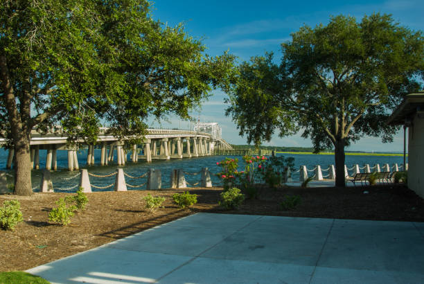 canal intercostero, beaufort, sc - beaufort fotografías e imágenes de stock