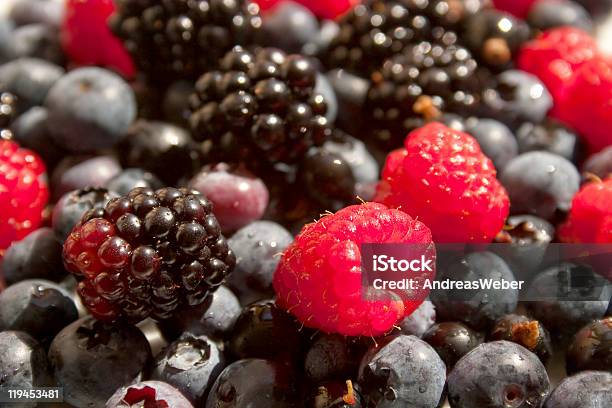 Foto de Frutas Vermelhas Mistas e mais fotos de stock de Antioxidante - Antioxidante, Azul, Beleza