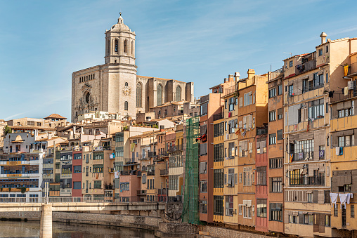 Catedral de Girona sobre el río Onyar. photo
