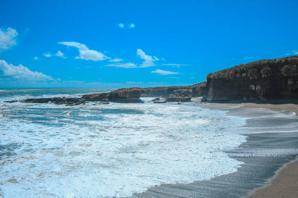 Beach at Truman Track, South Island, New Zealand picturesque landscape punakaiki stock pictures, royalty-free photos & images