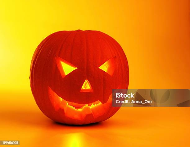 Halloween De Calabaza Foto de stock y más banco de imágenes de Alimento - Alimento, Amarillo - Color, Aterrorizado