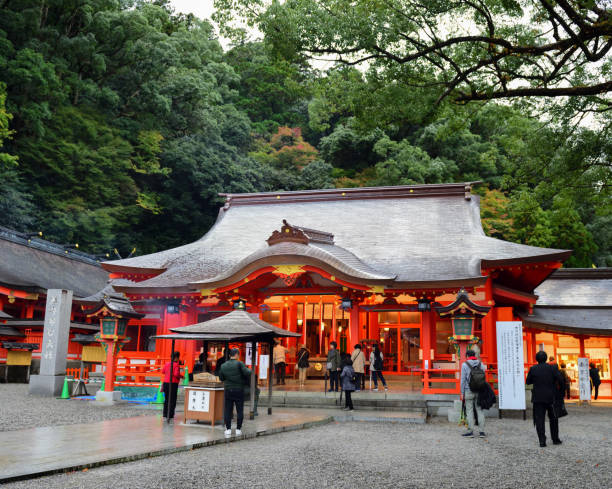кумано нати тайша (великий храм) в вакаяме, япония - kii стоковые фото и изображения