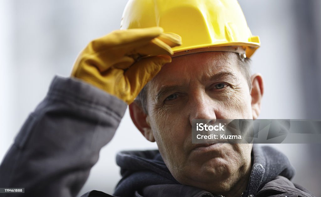 WISE DE CONSTRUCTION - Photo de Casque de chantier libre de droits